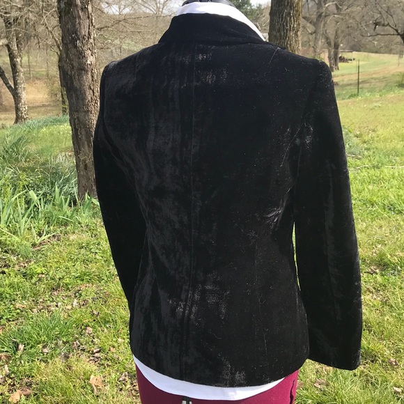 Prince Ruffle Front Velvet Jacket - Picture 3 of 6